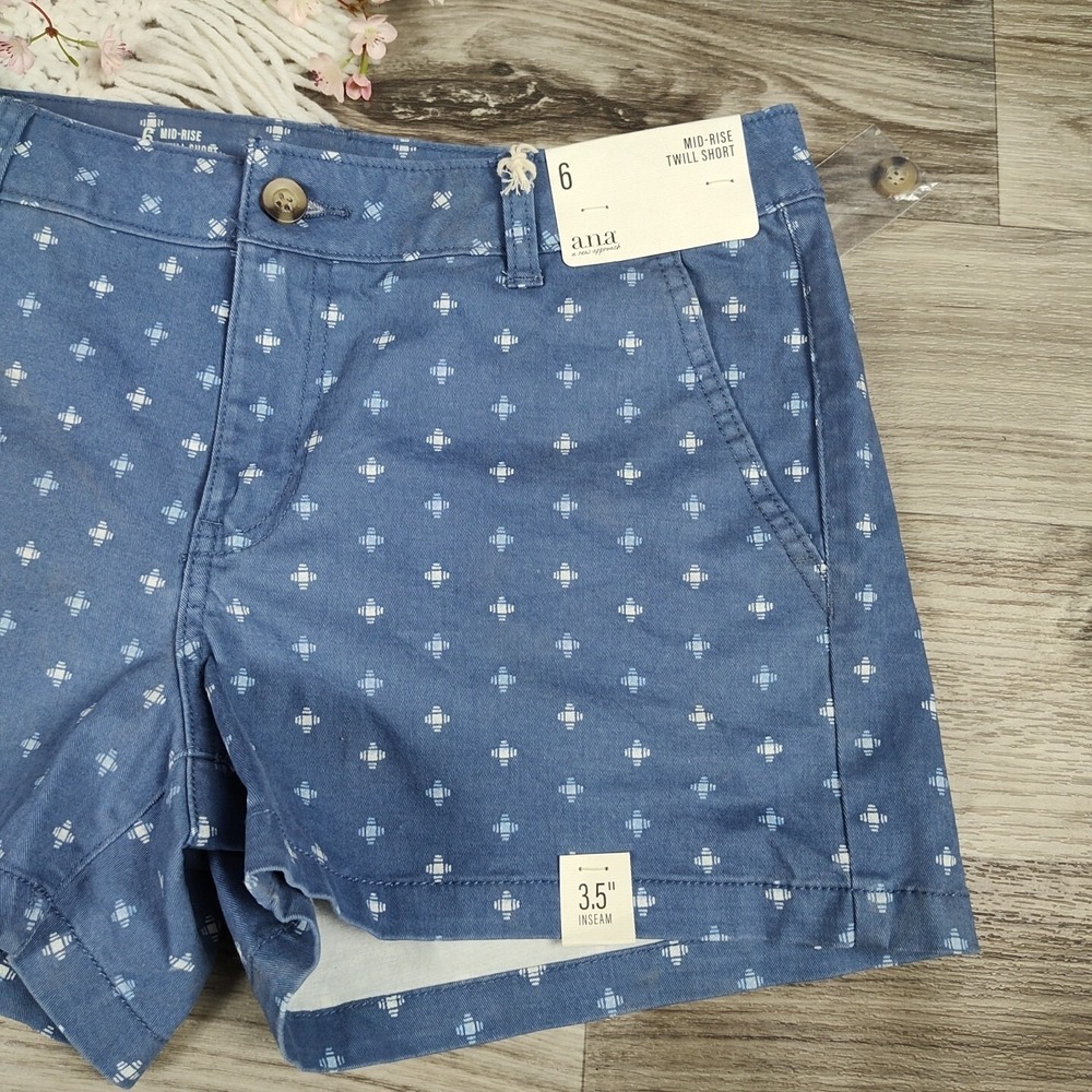 NWTS! a.n.a. Women's Size 6 Mid Rise Twill Chino Shorts  Blue Shiburi Geo Print - Picture 3 of 14